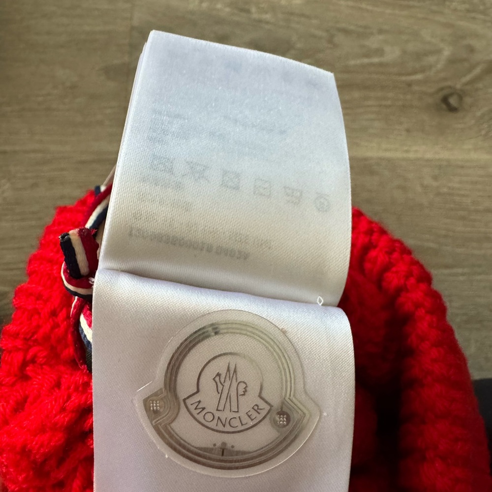 Moncler Red Beam Hat Fur - Picture 4 of 5